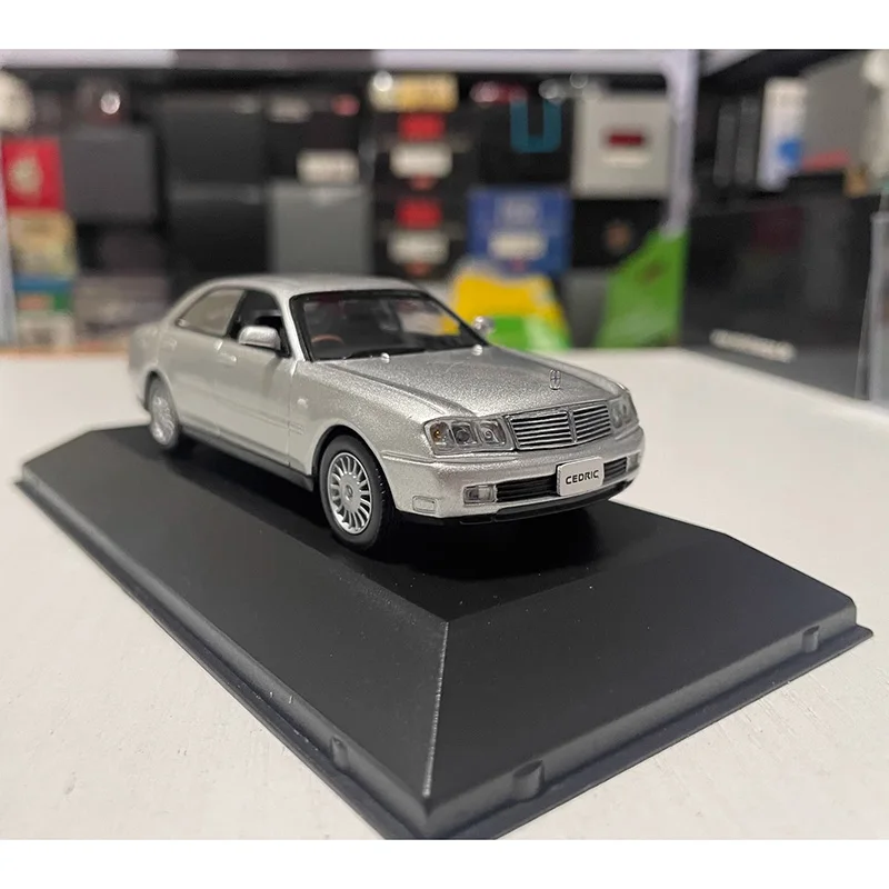 jc-diecast-1-43-scale-nissan-cedric-y34-alloy-car-model-collection-souvenir-display-ornaments-vehicle-toy