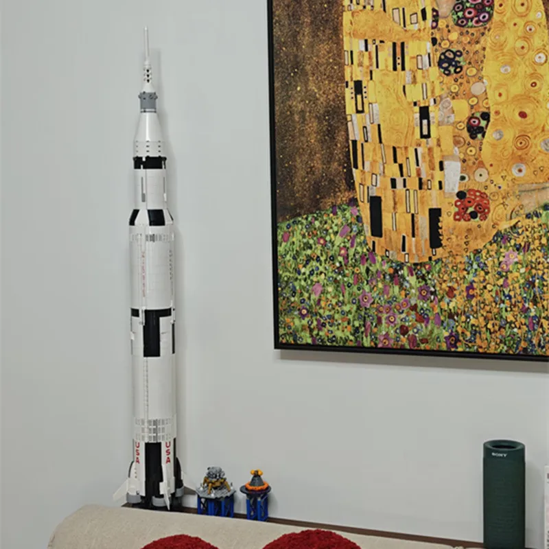 Apollo Saturn V z klocków za $44.98 / ~167zł