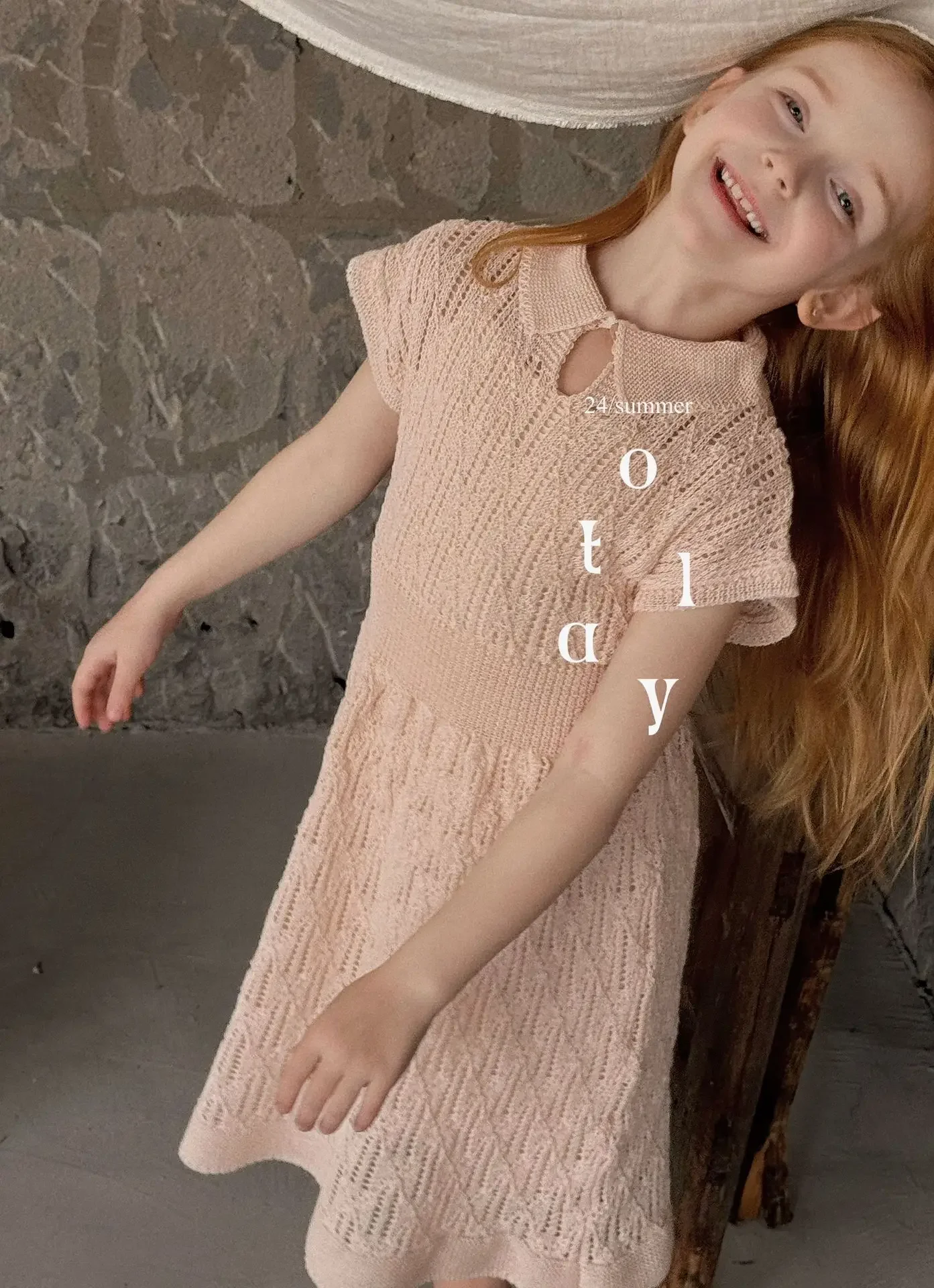 

Детская одежда, однотонное платье для девочек, Новинка лета 2024, платье-свитер для девочек, модное платье в корейском ретро стиле