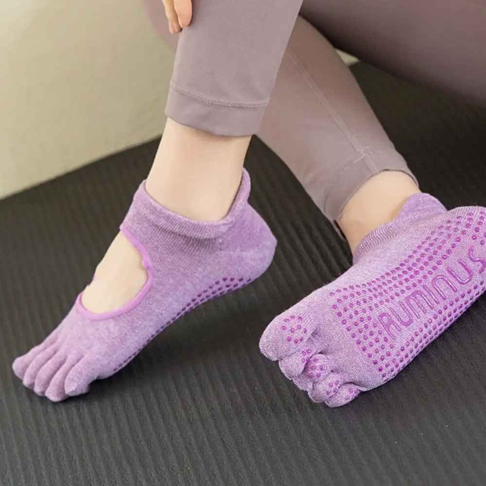 1 Pair High Quality Anti-slip Yoga Pilates Socks Cotton Split Toe Sport Socks Breathable with Grip Five-finger Socks Dance 5 S72fd2d2efe794b2193c7d9d31812dc99s