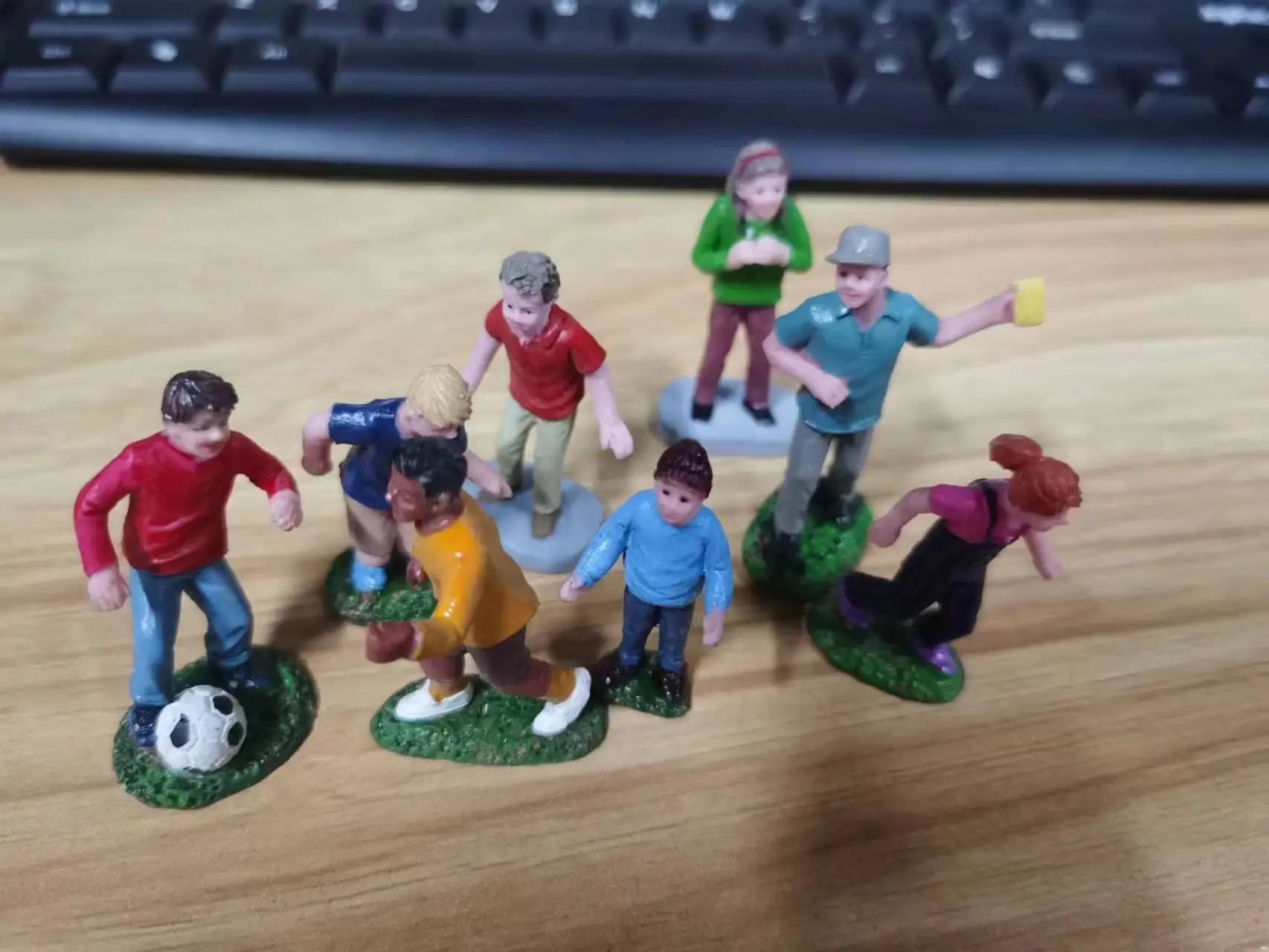 

Resin figure mental psychological sand table game box court therapy child children football player
