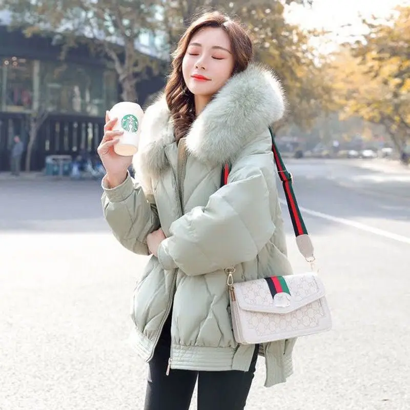 

2024 Women Winter Korean Loose Short Jacket Stylish Thick Warm Hooded Bread Parka Female Windproof Outerwear Coat New Hot N175
