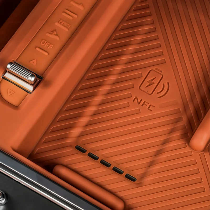 제투어 G700 2025 차량용 중앙 제어 무선 충전 수납함 미끄럼 방지 실리콘 패드 차량 내부 보호 부품