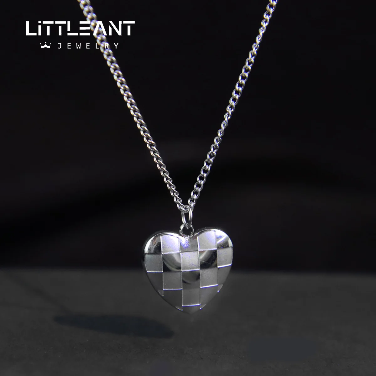 Stainless Steel Tiny Heart Pendant Necklace Steel Color Love Heart Charms Floating Locket Necklaces Women Memorial Jewelry