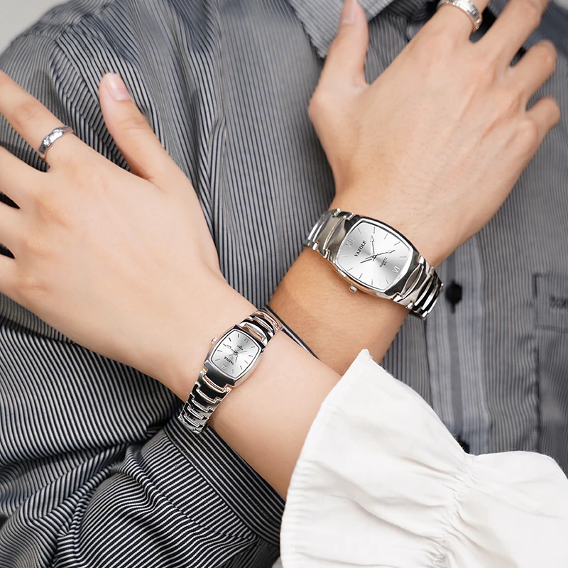 Couple waterproof quartz watch with night glow L40