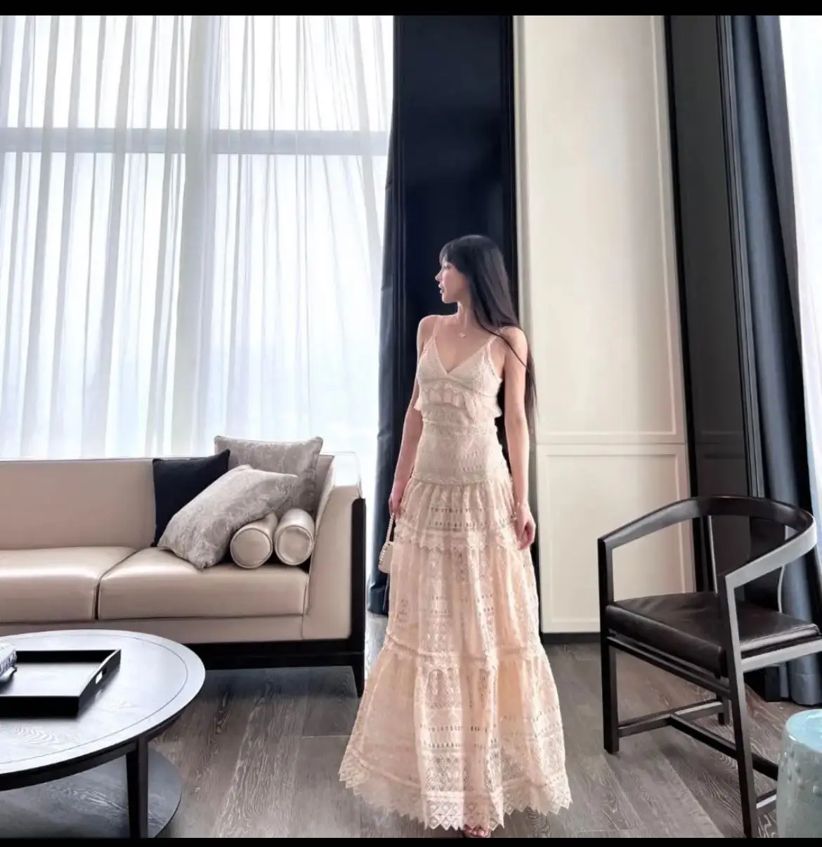 

Mai Luka 2022 hollow stitching water soluble lace willow nails ladies long skirt elegant high-end V-neck dress