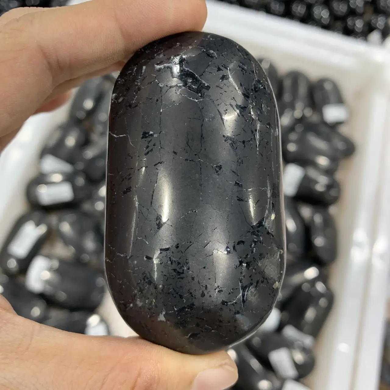 Natural Shungite Palm Stone Schungite Crystal Chakra Spiritual Healing Crystal Home Decoration