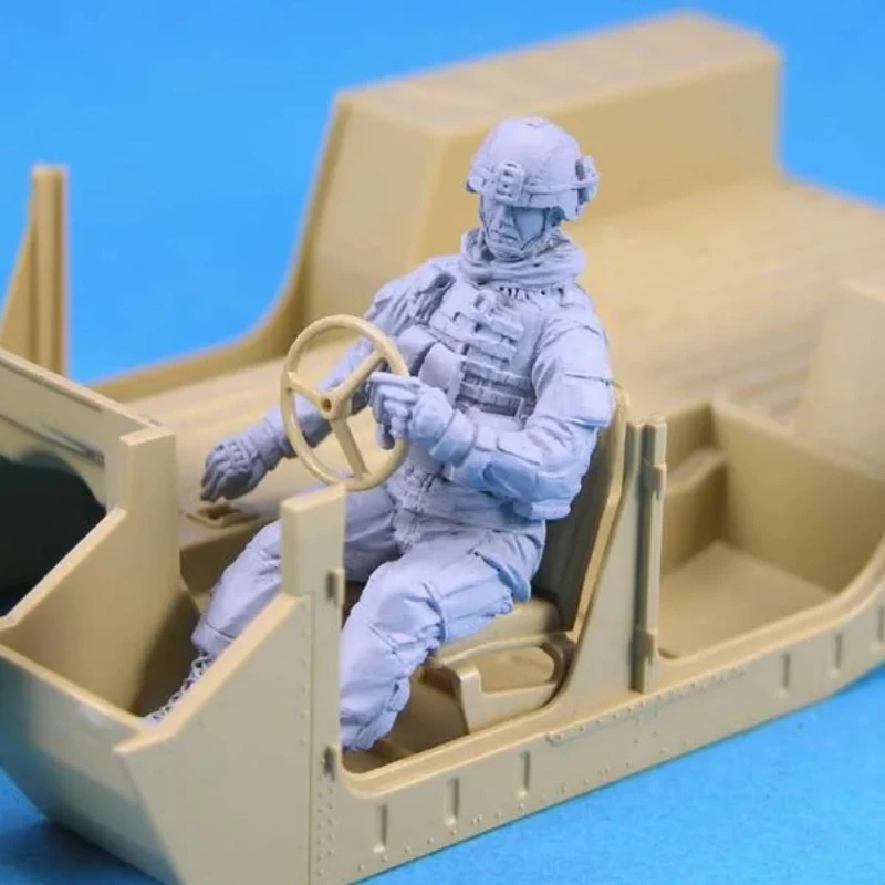 1/35 Scale Resin Figure Assembly Model Kits US Vehicle Driver Hobby Miniature Figurine Toy Unassembled and Unpainted