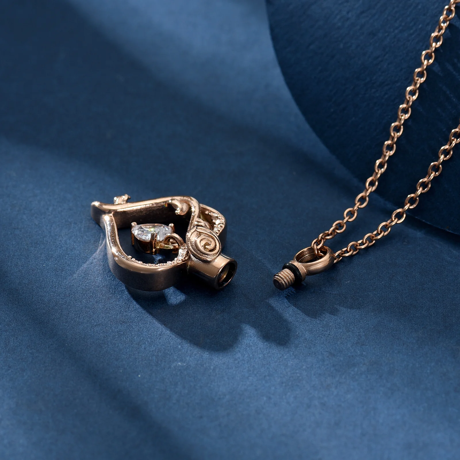 Cremation Ashes Jewelry Hollow Heart With Crystal Pendant Urns Necklace Elegant Girl Gift Memorial Keepsake Stainless Steel