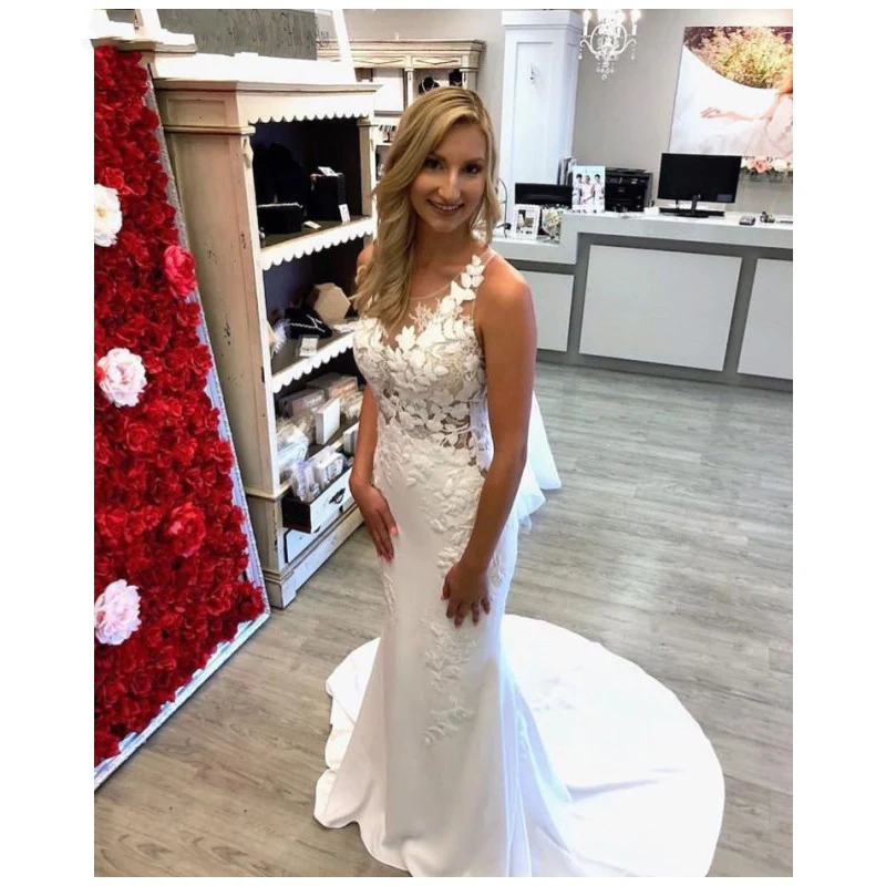 

Luxury Lace Appliques Boho Wedding Dresses A-line Off The Shoulder Buttons Beach Bridal Gowns