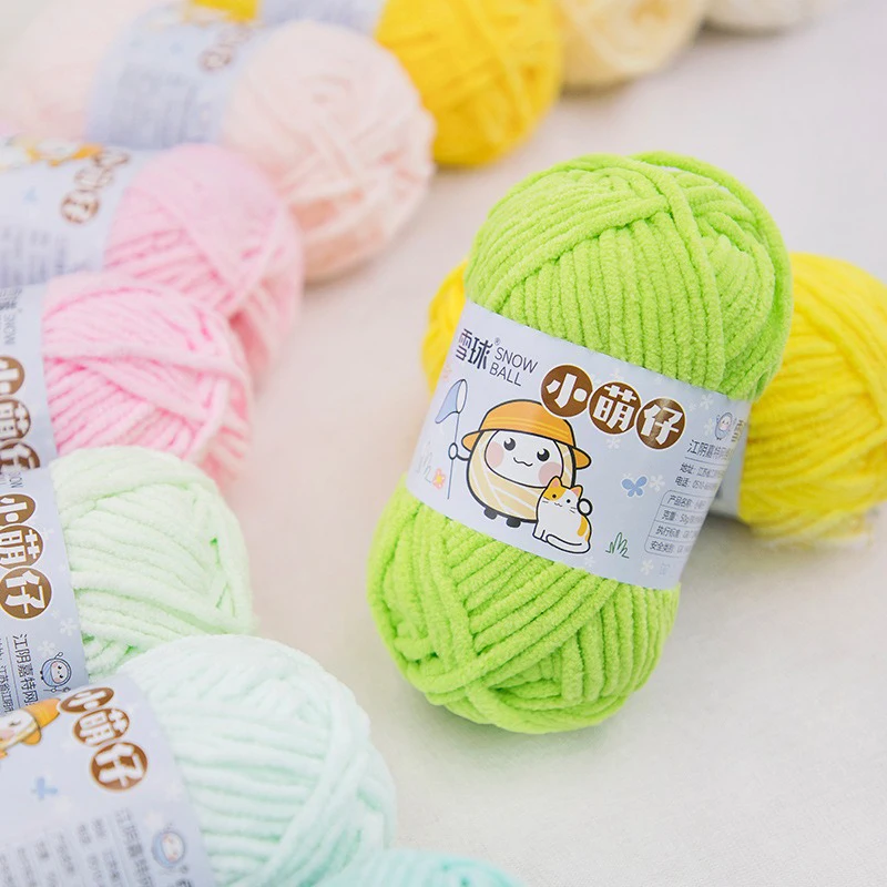 Luxurious Velvet Chenille Yarn for DIY Projects - Soft & Chunky for Knitting & Crochet