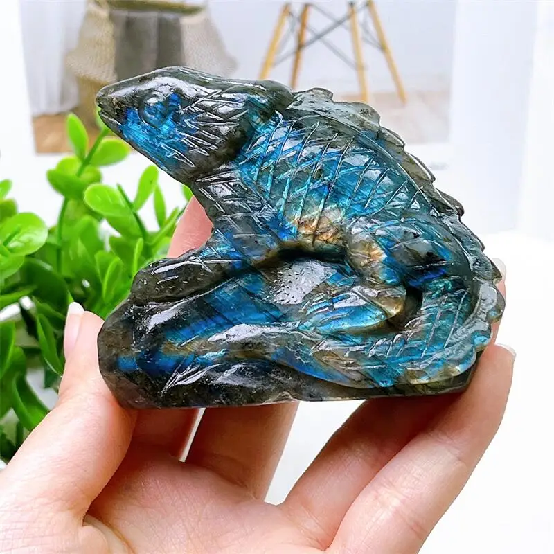 刻まれた天然のラブラドライトトカゲの像,部屋の装飾,癒しのクリスタル