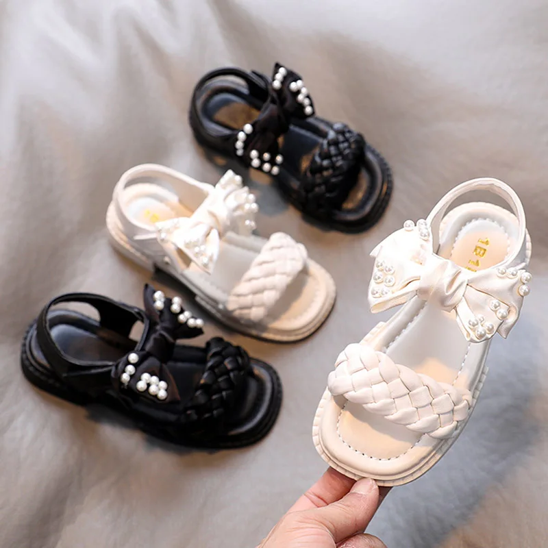 

Girls Sandals 2022 Summer Pearls Bowite Princess Shoes Weave Kids Beach Shoes Ankle Strap Children Sandal Beading White Black