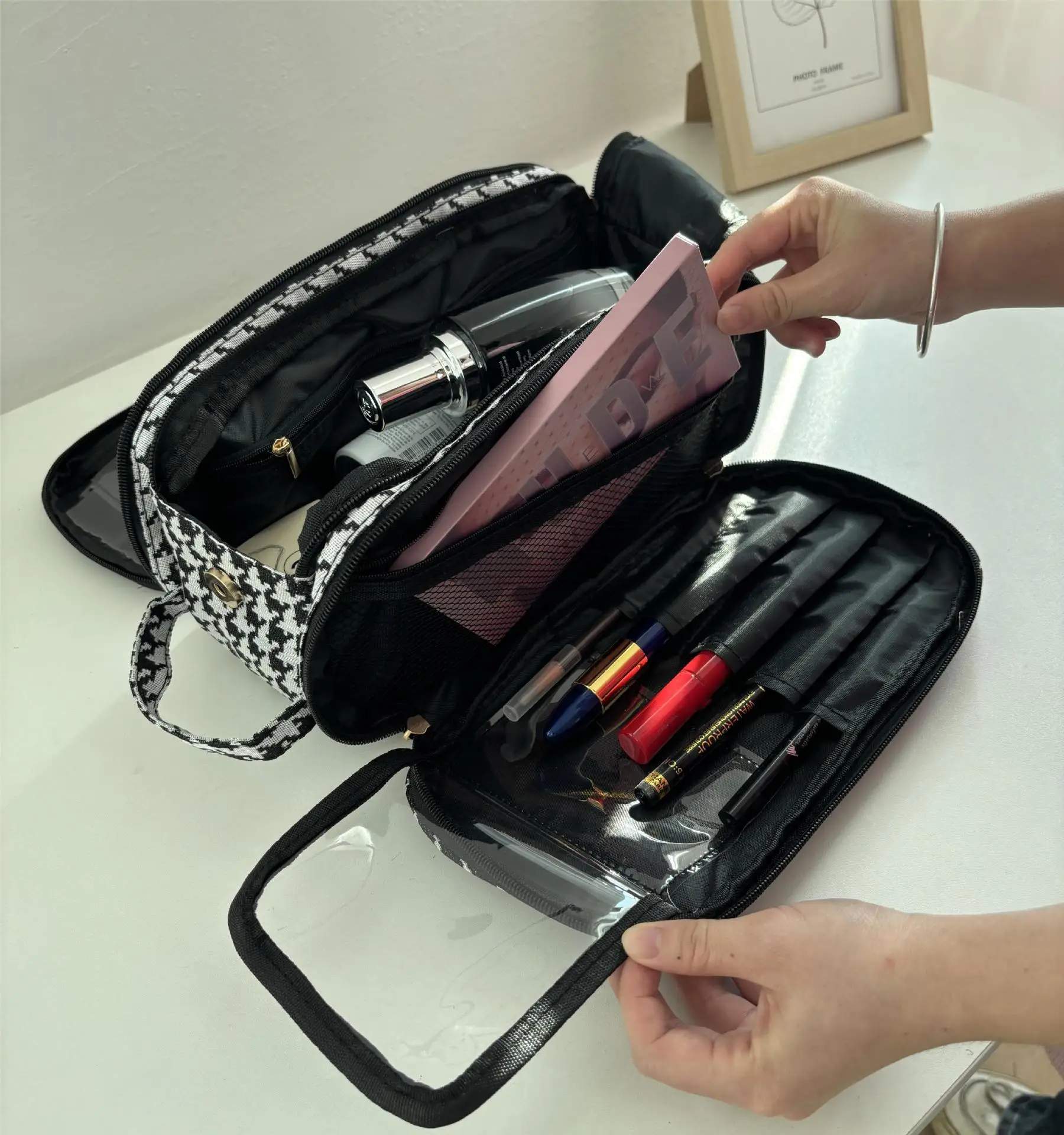 PU Leather Makeup Bag 💄 – Spacious Cosmetic Organizer with Compartments for Travel &... - SKU LMB16892 - UGI Packa...