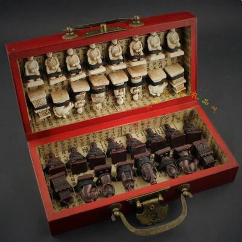 Scatola Per Libri In Pelle Guerrieri Di Terracotta Scacchi Figura Tridimensionale Gli Scacchi Sono Una Scacchiera In Legno Antico Natale