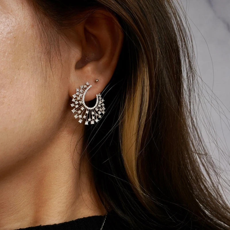 Рисунок 5 - Серьги-гвоздики Aazuo из белого