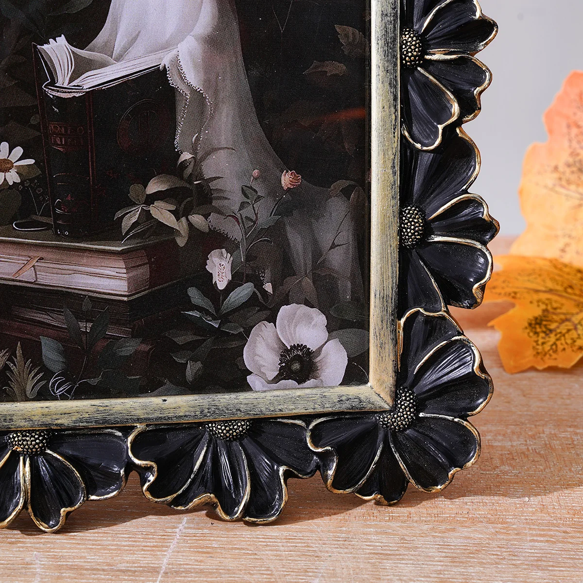 1PC, Halloween Decor Resin black and gold three-dimensional Daisy flower-shaped decorative photo frame