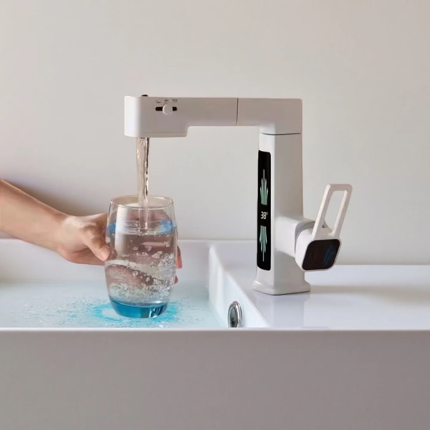 ก๊อกน้ำห้องน้ำสีขาวหรูหราแบบดิจิตอล พร้อมหัวฉีดแบบดึงออกได้ น้ำร้อนน้ำเย็น วัสดุทองแดงทั้งหมด รุ่น G1/2G3/8 1