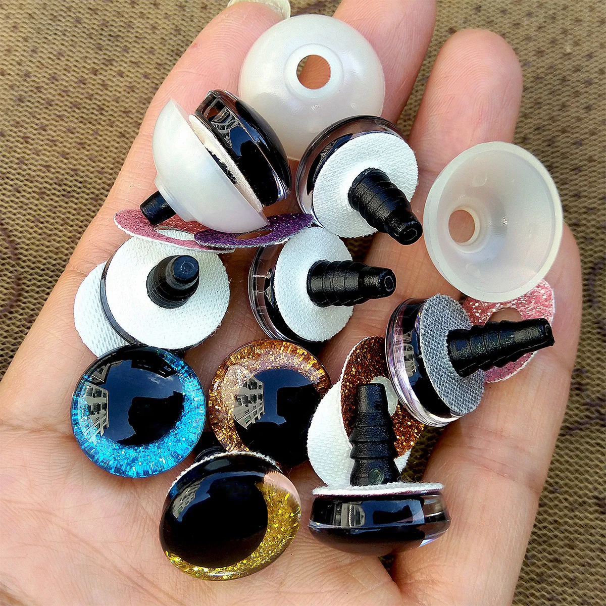 20pcs/lot 3D Glitter Safety Eyes For Toys Amigurumi Trapezoidal Knitted Cuddly Felt Plush Toy Red Eye Big Large Size 16/20/25mm 2