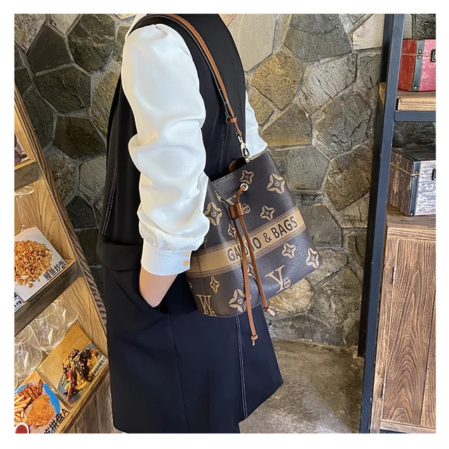 Replica MLB New Women′ S Bag Cross-Body Bag Vintage Reading Shoulder Bag  Mini Square Bag New Summer Camera Bag - China Replica Bag and Shoulder Bag  price