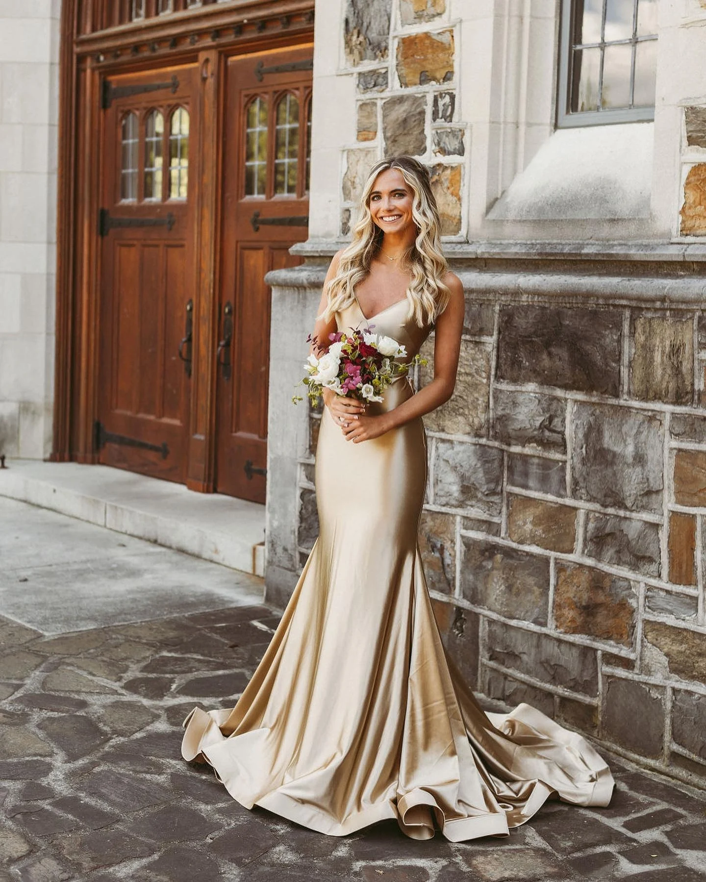 slim fit dress slacks Beautiful Long Gold Mermaid Sleeveless Glitter Prom Dress with Veil main image 0