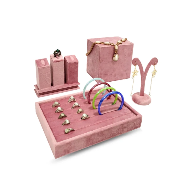 고품질 보석 디스플레이의 세심한 우아함