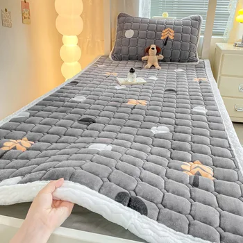 2025 Winter Thicken Warm Velvet Mattress Topper - Non-Slip Foldable Tatami Pad | Queen Size Dorm Bed Cover with Elastic Edges