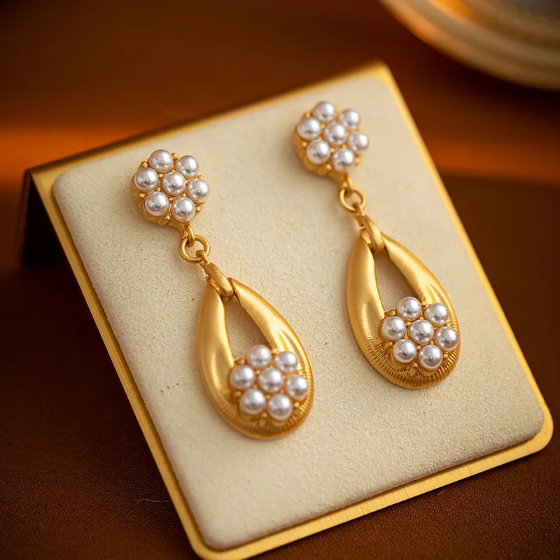 

Light luxury medieval vintage court style golden imitation pearl earrings for women