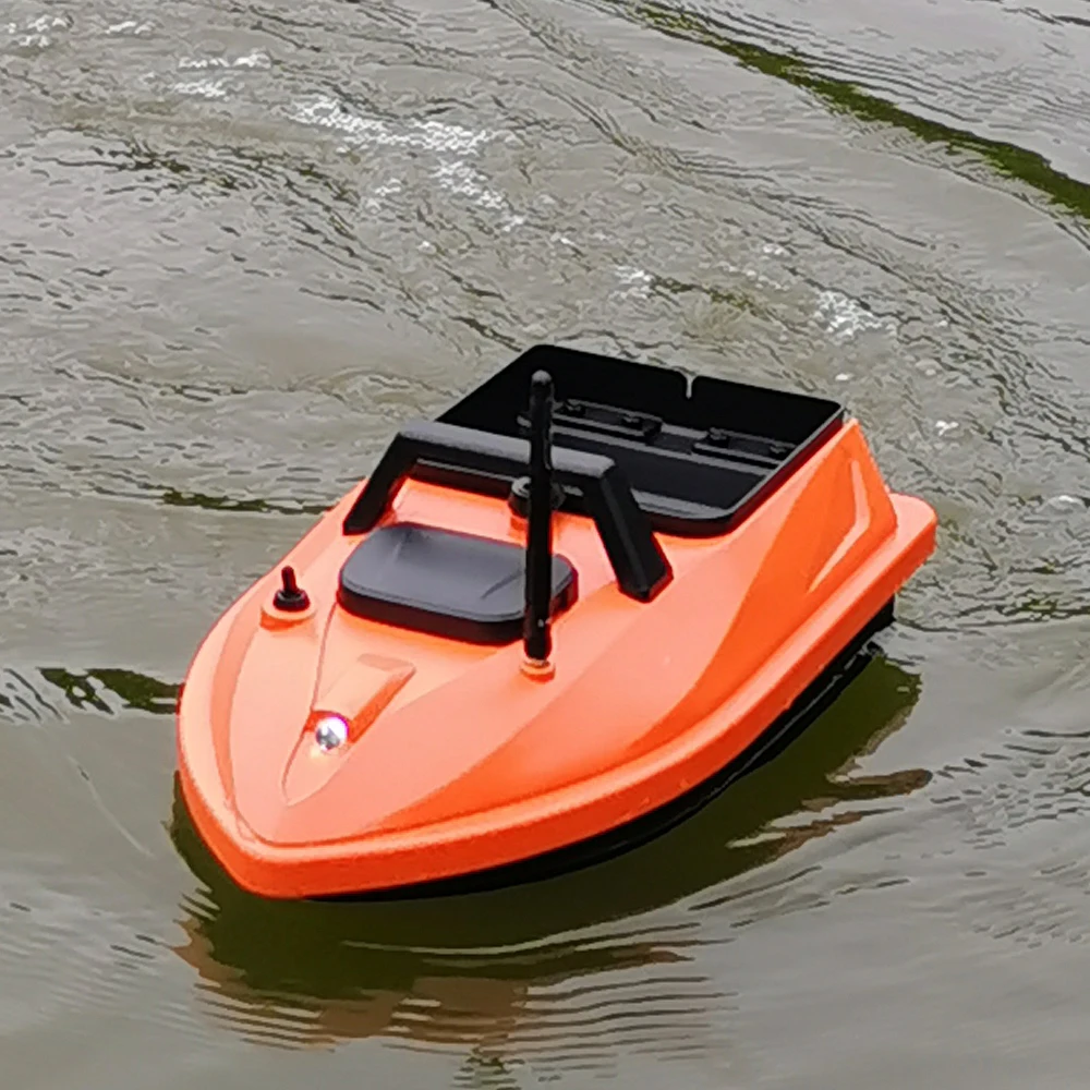 Bateau RC rapide et puissant en action, soulevant des éclaboussures, batterie 20000mAh EU pour des heures de jeu
