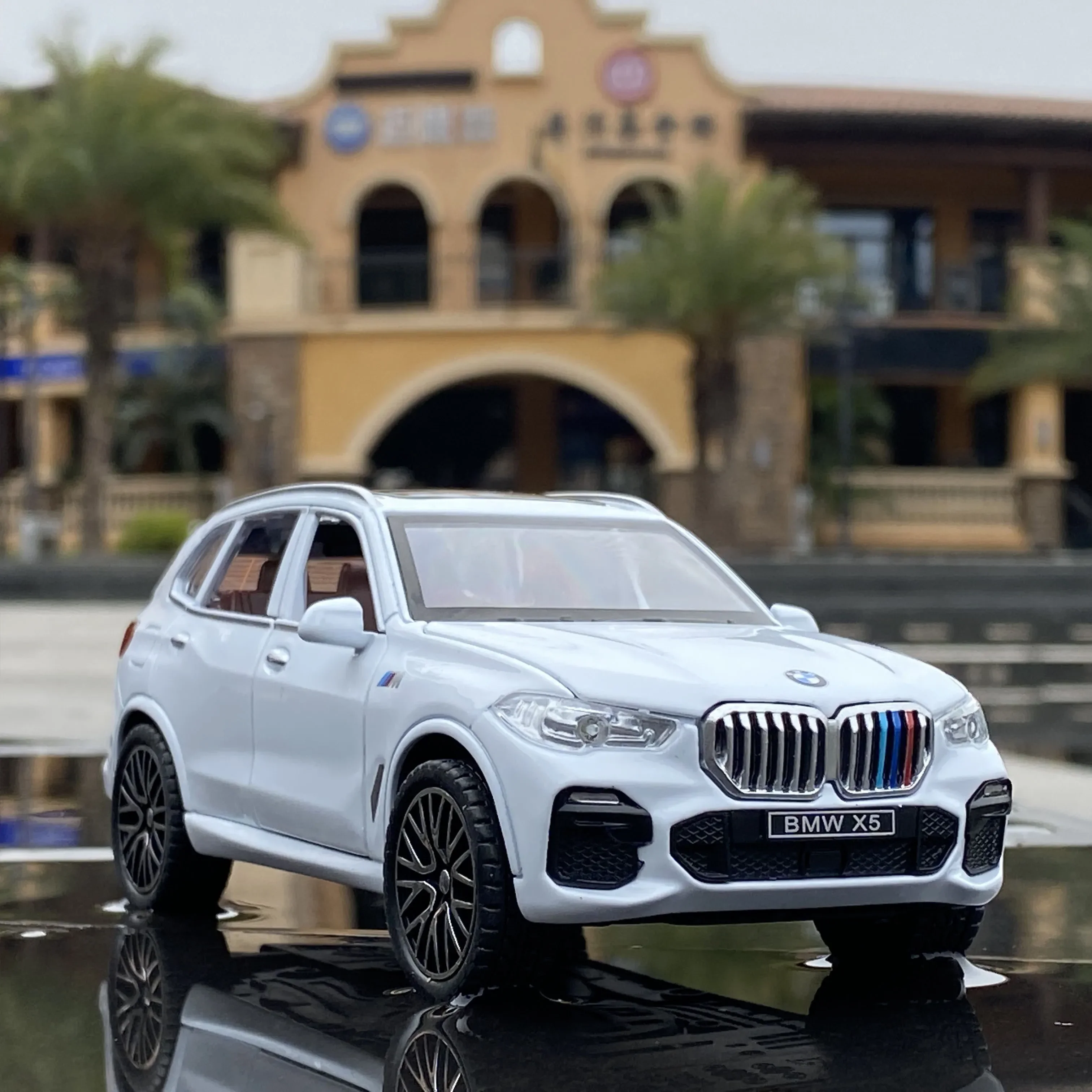 1:32 BMW X5 SUV Alloy Car Model Diecasts & Toy Vehicles Metal Toy Car Model Simulation Sound and Light Collection Gift 2