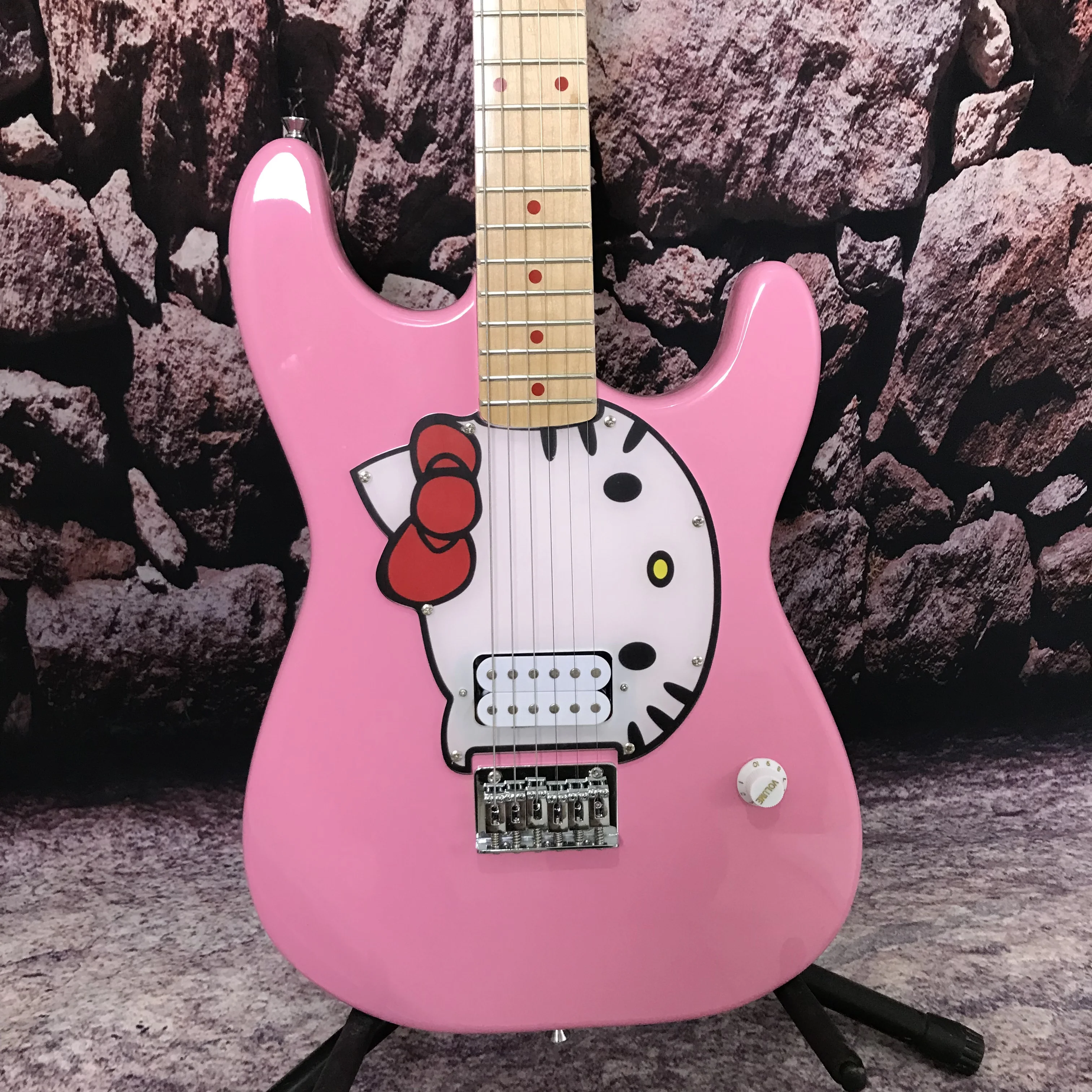 Best-selling Factory electric guitar Hello cat S T pink color in stock basswood body maple neck