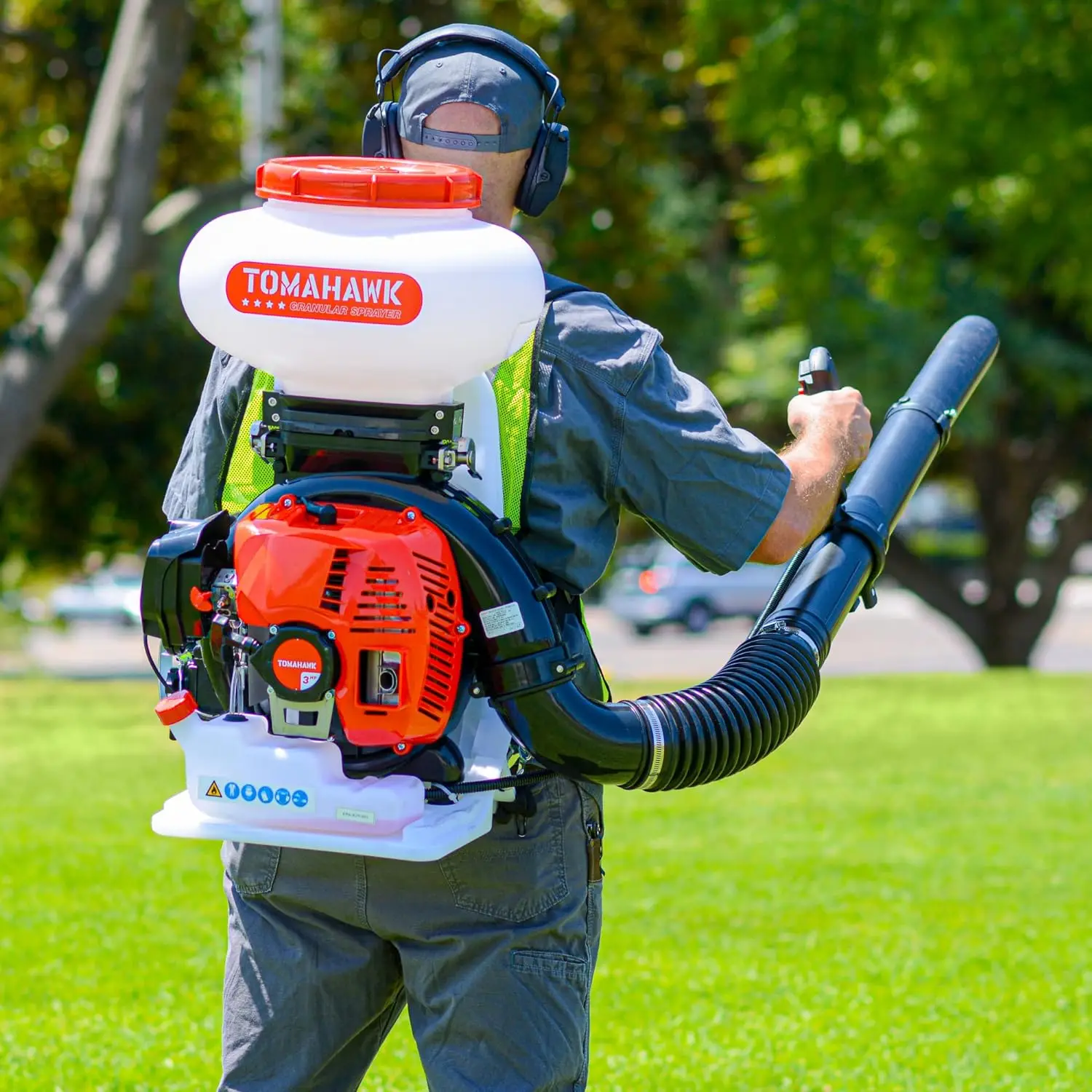 Motorized Fertilizer Spreader 4 Gallon 2