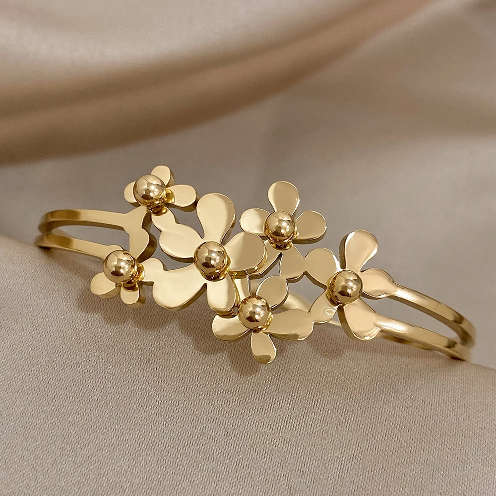 DODOHAO New Charm Flowers Stainless Steel Bangles Bracelets for Women Trendy Elegant Gold Color Wrist Waterproof Jewelry Gift