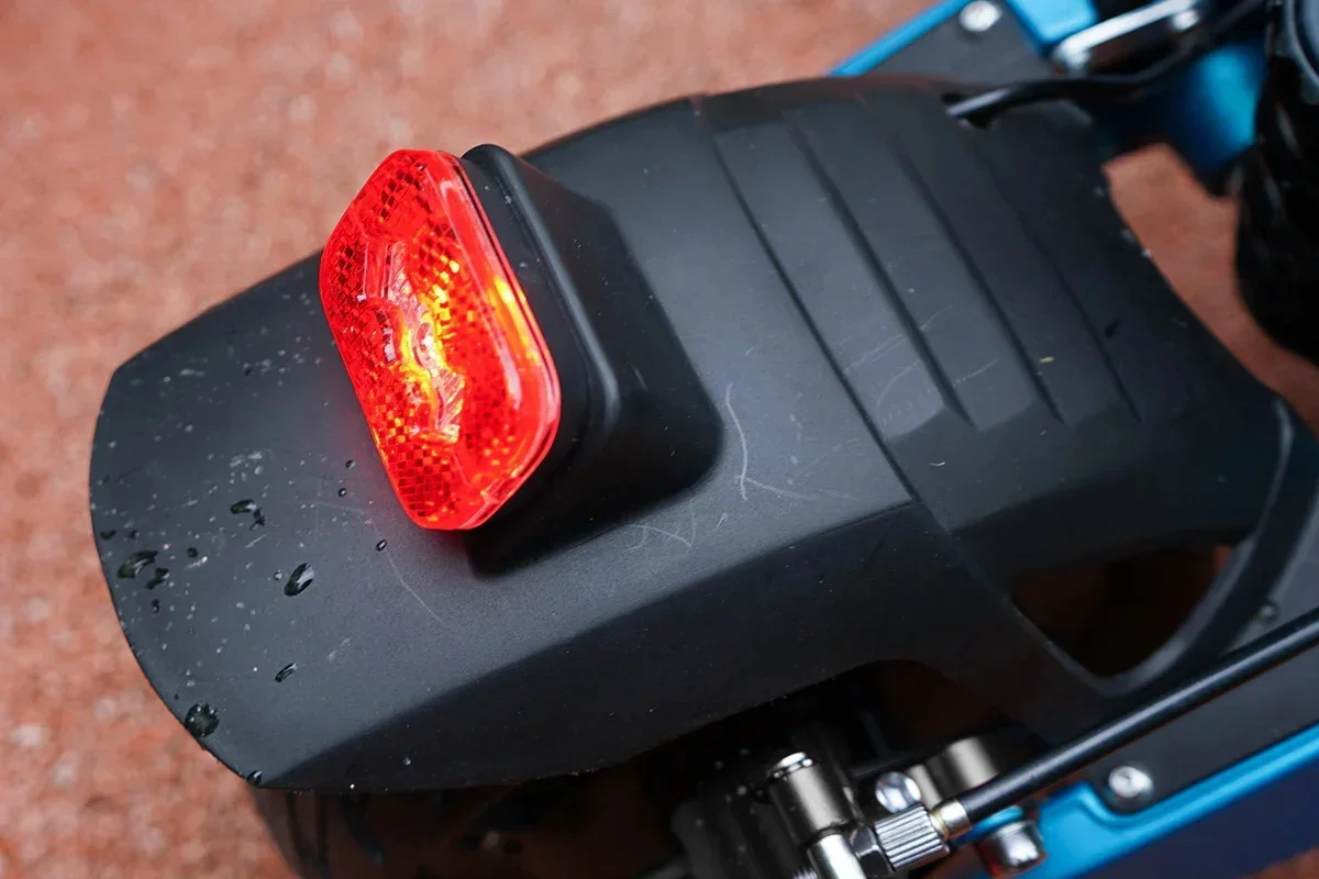 Electric Scooter Peak 2000W 48V 21AH Max Speed 65KM/H Max Rang 70KM Foldable 10 Inch Tires Load 150KG Adult