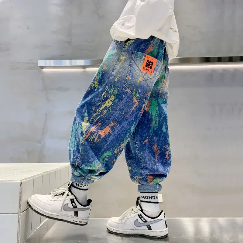 

Джинсы для мальчиков-подростков с принтом граффити Свободные повседневные 2024 весенне-осенний эластичный пояс в стиле преппи модные 4-12 лет