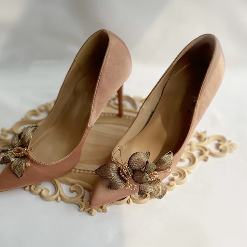 

Sexy beads metal fretwork butterfly High Heel Silk Pumps Woman wire-drawing butterflies slip on Wedding Dress Shoes