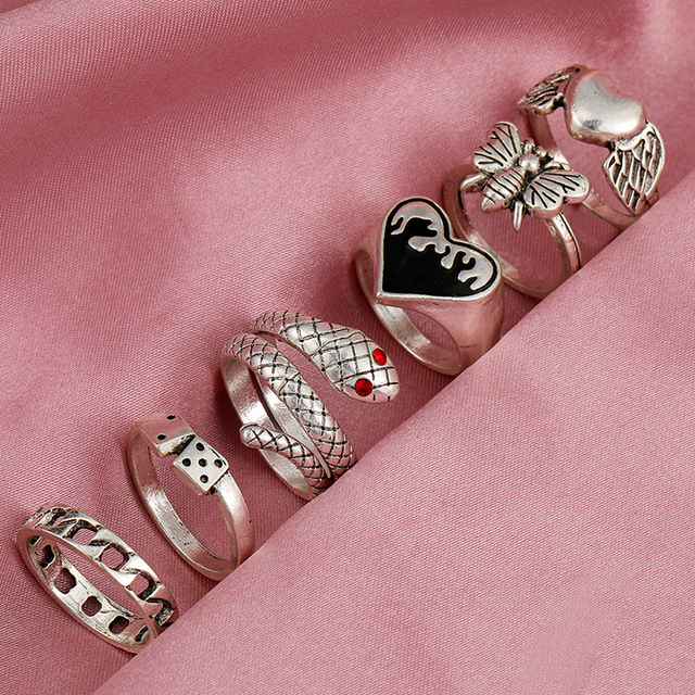 Vintage Rings Set for Women Men Aesthatic Retro Punk Silver Plated Heart Flower Butterfly Chain Finger Ring Jewelry 2022