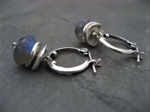 Trendy Silver Color Women Hoop Earrings Metal Inlaid Blue Stone Dangle Earrings for Women Engagement Party Fashion Jewelry