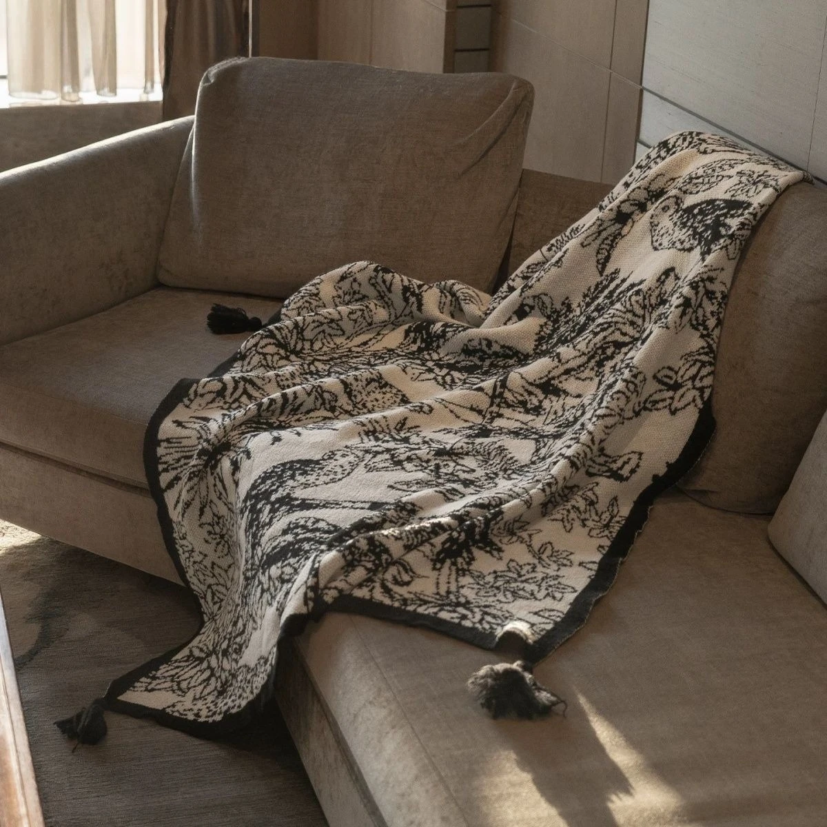 Knitted Blanket Black and White Sofa Living Room Casual Nap Covered Blanket Hotel Bed End Towel Decoration Home Textile - 4