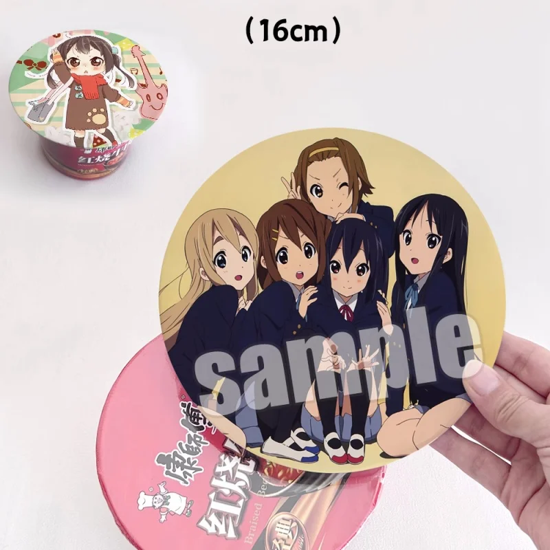 

Anime Hirasawa Yui K-ON！Big 16cm Badge Stand Figure Brooch Pins Noodles Instant Noodles Lid Cosplay Gift A7075