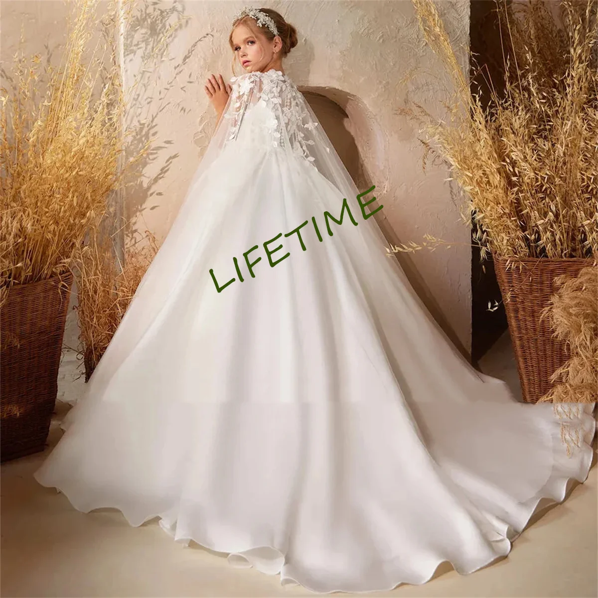 

Flower Girl Dress with Cape Hot Sale O Neck Sleeveless Flowers Applique Ball Gown Satin First Communion Dresses for Birthday
