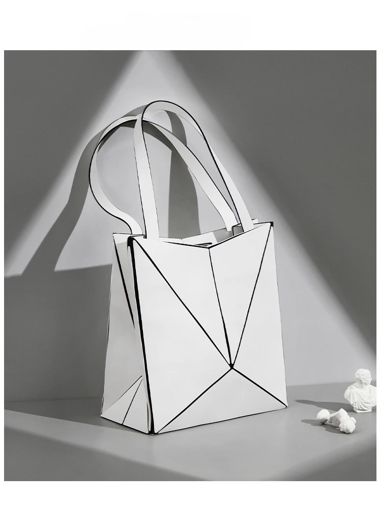 

New Fashion Shoulder Large Capacity Totes Commuter Light Luxury Handbag