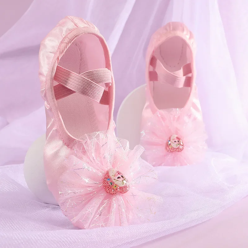 

New Satin Dance Shoes Girls Soft-soled Acrobatics Cat Claw Shoes Children Performance Dancing Princess Pretty Ballerinas Shoes