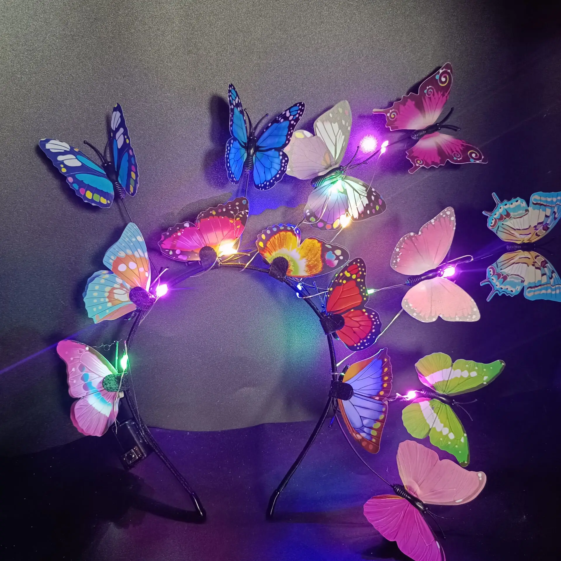 Leuchtendes LED-Licht-Schmetterlings-Fascinator-Stirnband, böhmisches Haarband, Reifen, bunter Kopfschmuck für Party, Hochzeit, Weihnachtsdekoration – Detail 5