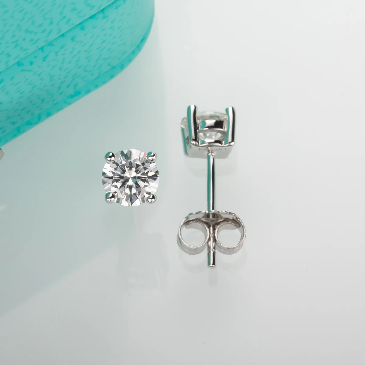 925 Sterling Silver Stud Earring 4mm D Color Moissanite Diamond For Woman silver stud earrings silver earrings womens earrings