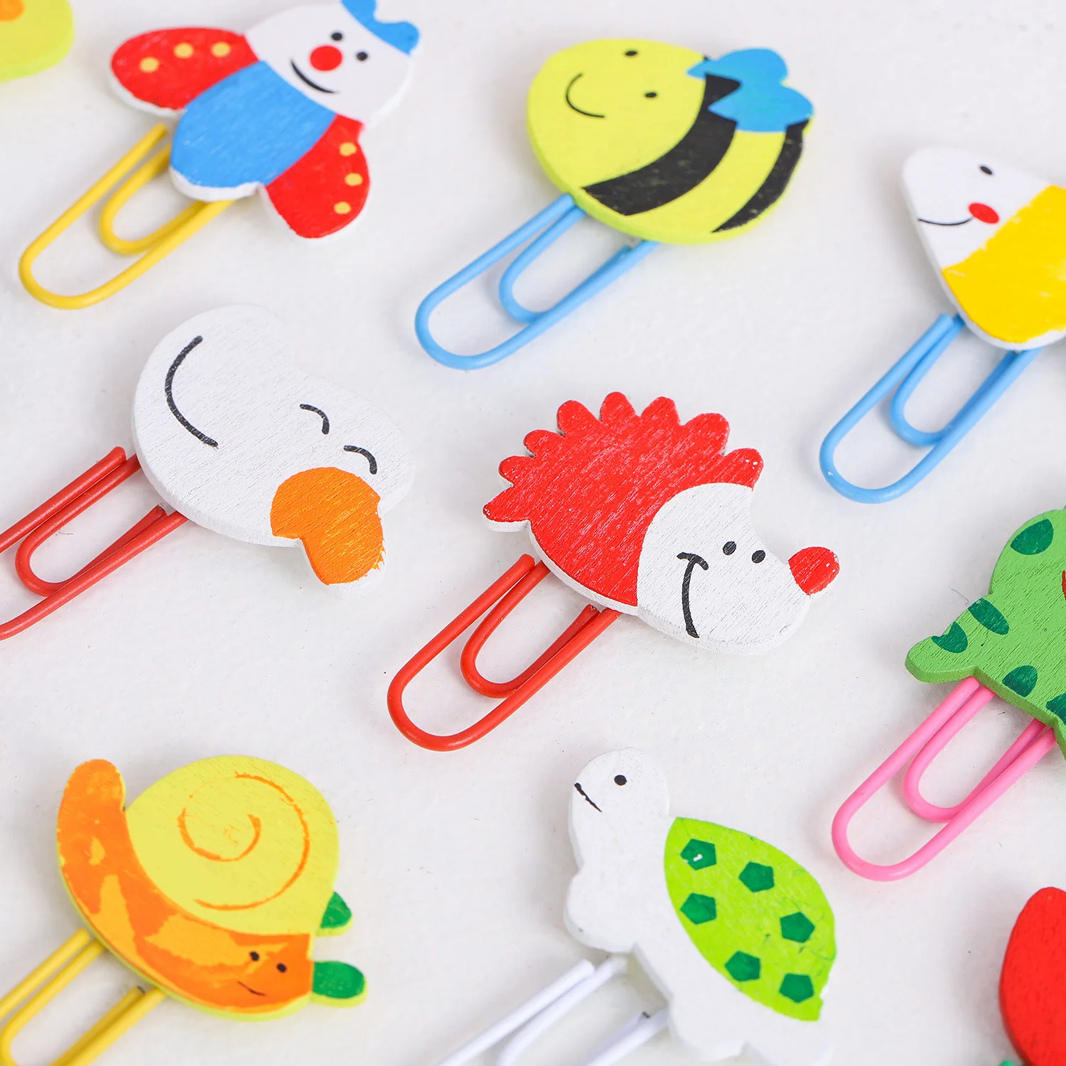 12Pcs/Set Creative Cute Animal Paper Clip Bookmark Kids Stationery Kawaii Cartoon Bee Frog Wooden Paperclips Office Gadgets Gift
