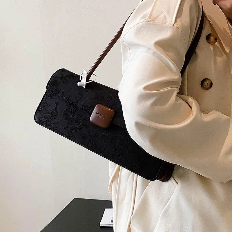 Square Printed Large Capacity 2023 Fashionable Canvas Stick Bag, Autumn and Winter Niche Retro One Shoulder Underarm Bag,
