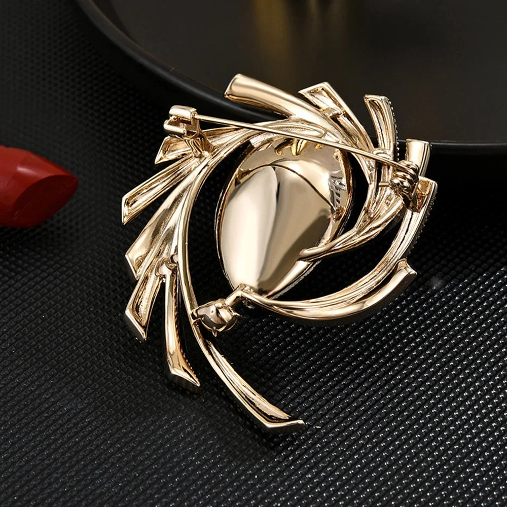 Female Retro Waterdrop Brooches Women Elegant Luxury Blue Yellow Crystal Temperament Jewelry Clothing Accessories Safety Pins