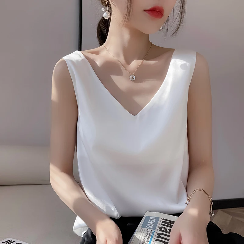 

Ladies V-neck Silk Satin Inner Wear Vest Summer 2024 New Women's Sleeveless Solid Top Sexy Vest Thin mulberry silk Suspender