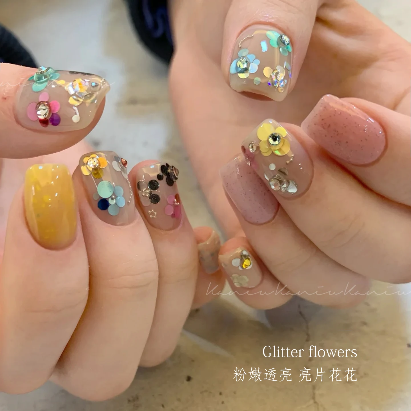 카니우 12 그리드 0.8/1.0/2.0/3.0mm 멀티컬러 폴카 도트 스팽글 네일 아트 액세서리 스플라이스 플라워 모듬 네일 아트 데코레이션 키트